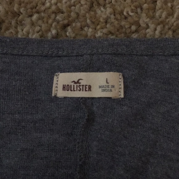 Hollister Mid-Sleeve Gray Shirt With Design - Picture 3 of 4